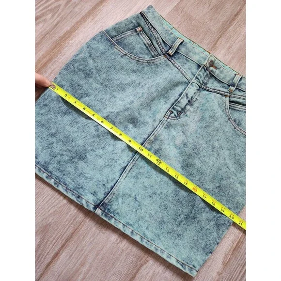 Studbaker Blue Acid Wash Denim Jean Mini Skirt Pockets Sz 15/16 EUC Classic - Picture 6 of 9